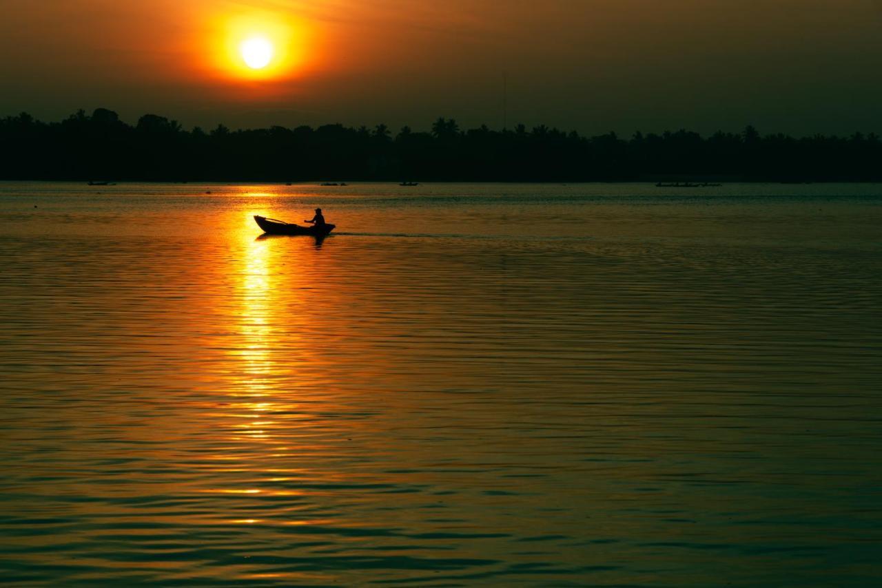 15Lmd Villa In Front Of The Lagoon Batticaloa Bagian luar foto
