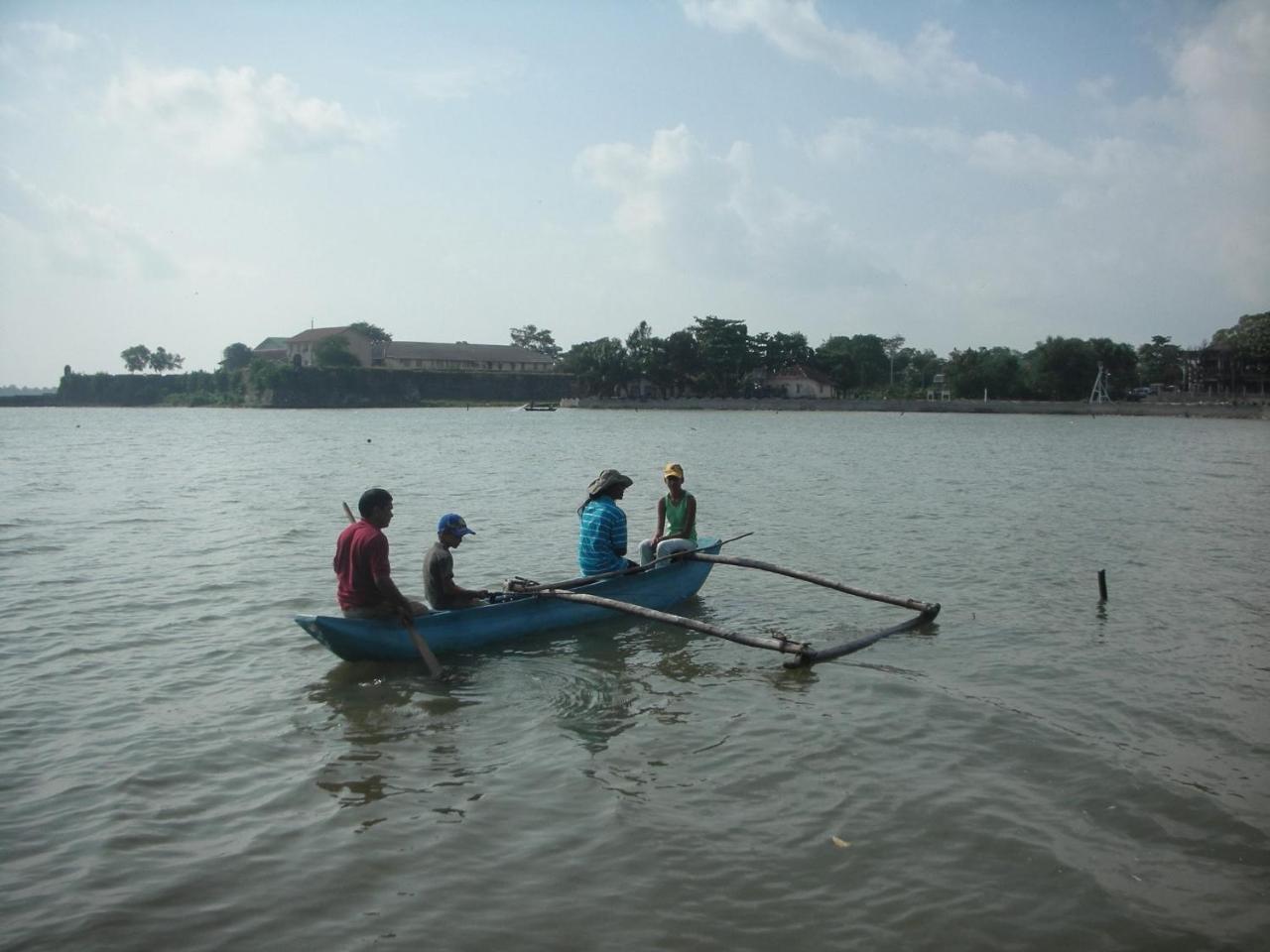 15Lmd Villa In Front Of The Lagoon Batticaloa Bagian luar foto
